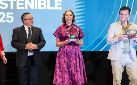 Premian a la UNAE por su contribuci�n a la salud y bienestar de j�venes paraguayos.
