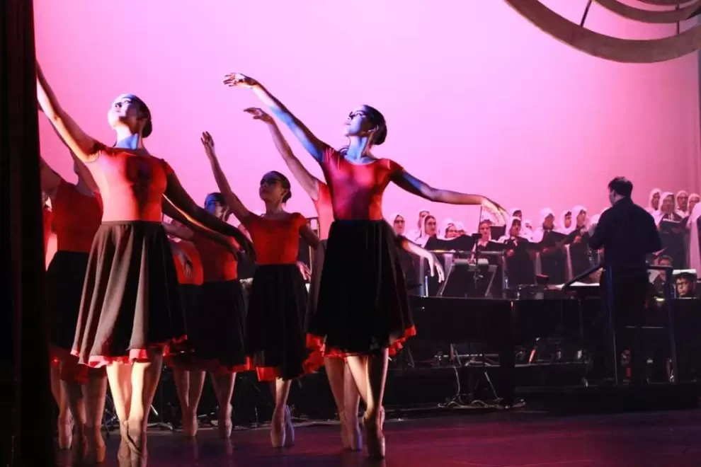 Coro Sofía Mendoza y la Compañía de Danza del IMA.