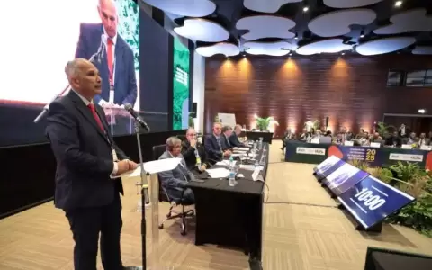 Ibrahim es un ingeniero agr�nomo con una amplia trayectoria en gesti�n internacional-
