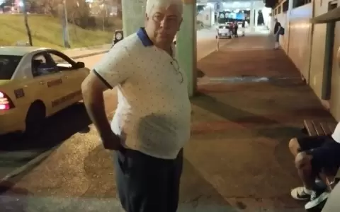 Denuncian a Ricardo Rodr�guez, presidente de la Asociaci�n de Taxi de Villa Elisa por competencia irregular como conductor de bolt.