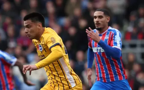 Diego G�mez, el mejor jugador del Brighton en el empate con Crystal Palace