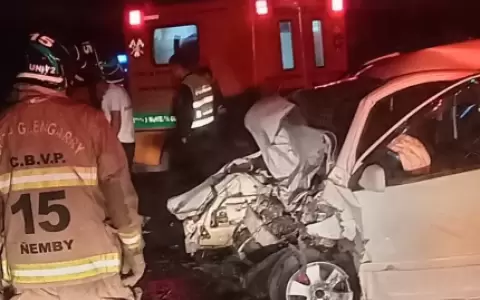 El impacto frontal dej� un fallecido y da�os materiales en ambos veh�culos.