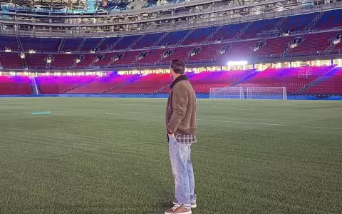 Lionel Messi visit� el Camp Nou: "Ojal� alg�n d�a pueda volver"