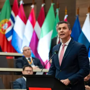 Mientras la gente hace polladas, Pe�a dice que Paraguay sali� del subdesarrollo