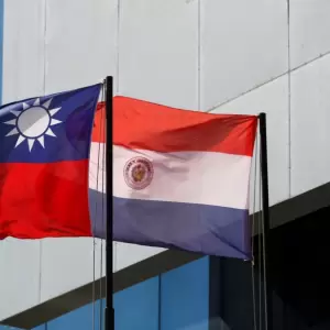 Banderas de Taiw�n y Paraguay.