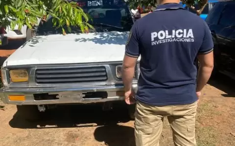 Agentes de Automotores recuperaron la camioneta robada durante un allanamiento en Caaguaz�.