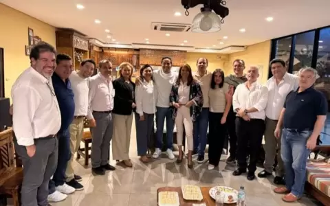 Encuentro entre dirigentes y legisladores de la oposici�n.