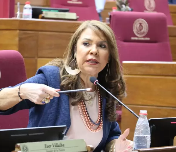 Celeste Amarilla, senadora.