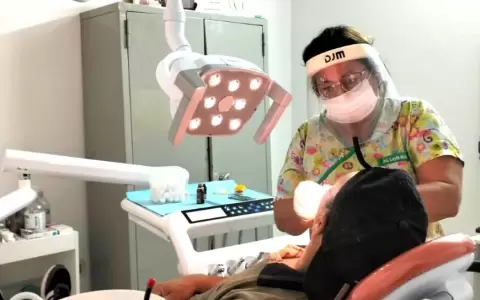 Nuevos sillones y equipos modernizan el servicio odontol�gico del Hospital de Lambar�.