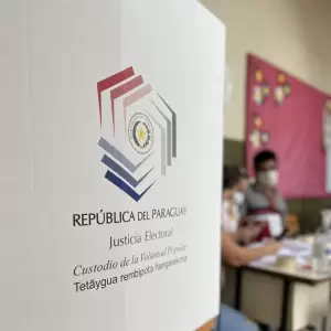 Experto pide rigor cient�fico para evaluar reforma electoral con sistema mixto: papeletas y m�quinas de votaci�n