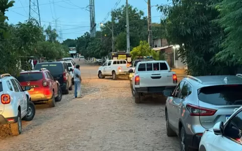 Polic�as inspeccionan viviendas durante el megaoperativo en Pantanal.