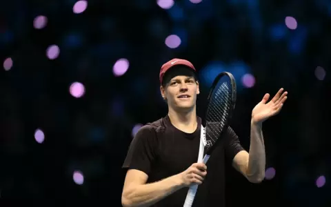 Sinner derrota a De Mi�aur y avanza a la final del Masters ATP