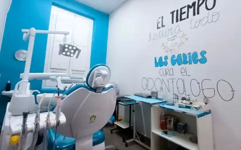 Nuevos sillones y equipos refuerzan el servicio odontol�gico del Hospital General de Barrio Obrero.
