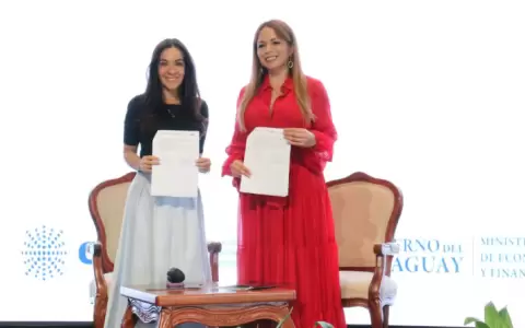 Autoridades de Paraguay y El Salvador durante la firma del acuerdo de cooperaci�n.