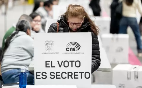 Ecuador: Refer�ndum y consulta popular.