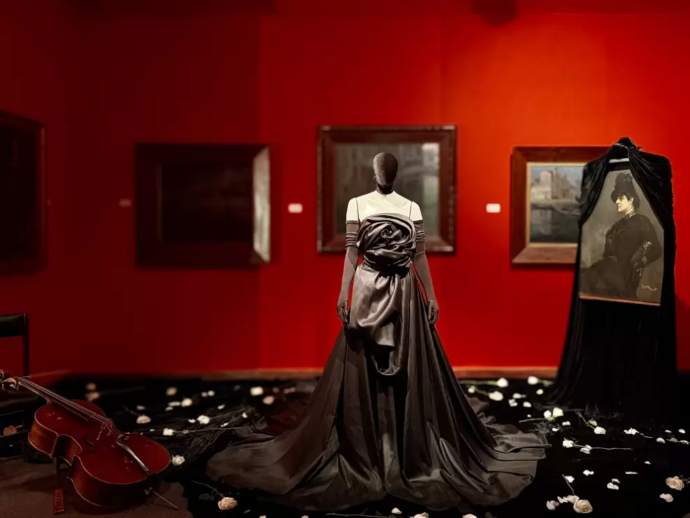 Obra de la muestra "El Vestido del Arte". Museo Nacional de Bellas Artes