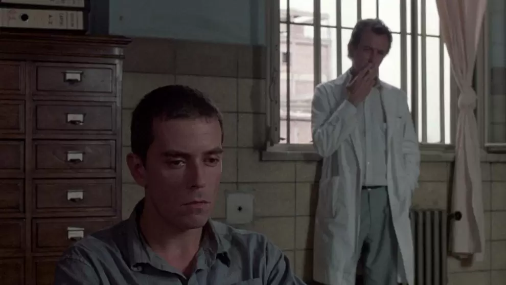 "Hombre mirando al sudeste" (1986), del cineasta argentino Eliseo Subiela. Fotograma