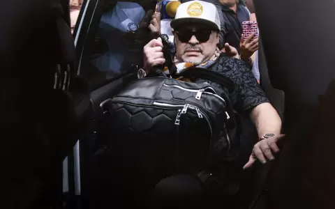 Diego Armando Maradona.