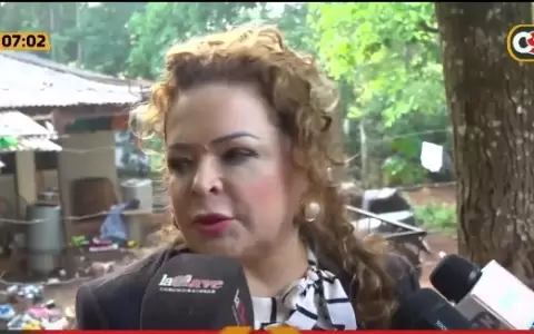 La Fiscal�a brinda declaraciones tras el operativo en Alto Paran�.