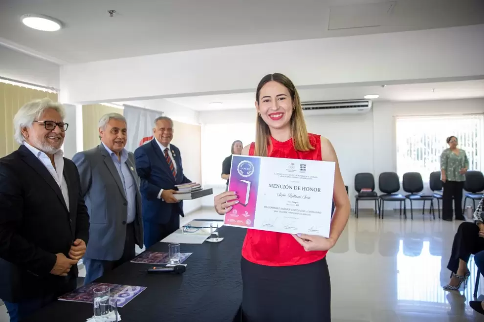 Sof�a Rattazzi Sosa. Menci�n de honor en la categor�a Castellano.
