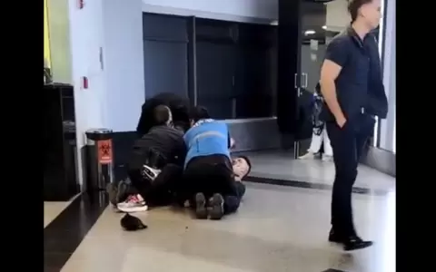 Pajero violento agredi� a miembro de la tripulaci�n de Copa Airlines y tuvieron que cancelar el vuelo.