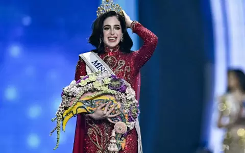 F�tima Bosh, Miss M�xico se coron� Miss Universo 2025.