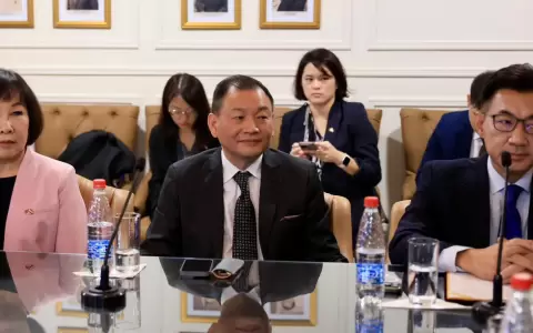 Embajador de Taiw�n en Paraguay, Jos� Chih-Cheng Han junto aJohnny C. Chiang, Vicepresidente del Yuan Legislativo de taiwan�s en el Senado paraguayo.