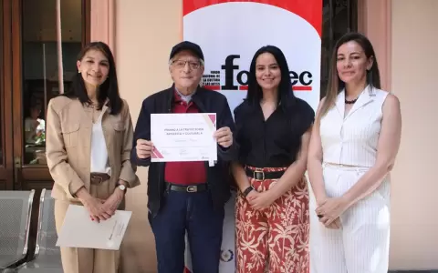 Graciela Meza, Antonio V. Pecci, Mariv� Vargas y Luz Borja.