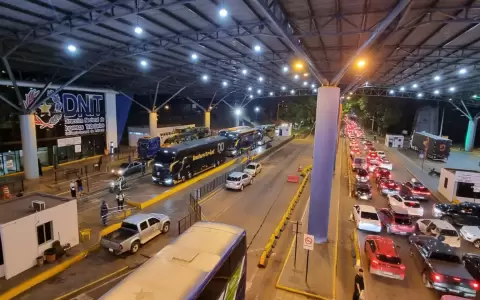 Movimiento en Migraciones durante la madrugada del s�bado.