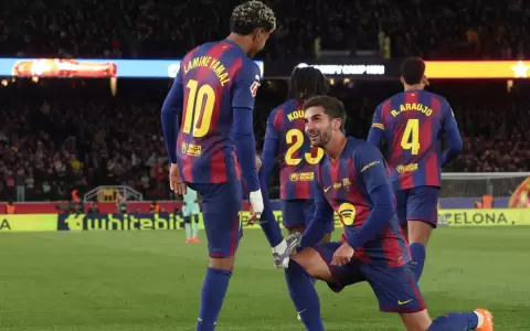 Fiesta en el Camp Nou: el Bar�a vuelve a casa con goleada y liderato provisional