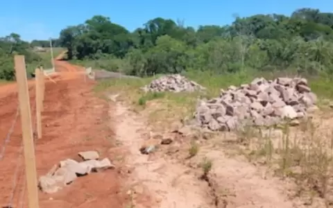 Uno de los accesos del puente qued� bloqueado por un cerco perimetral.