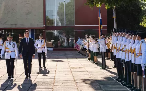 Egreso de agentes policiales.