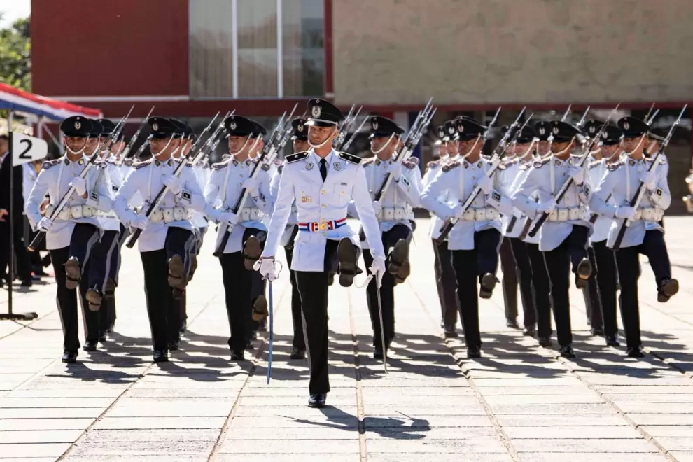 Egreso de agentes policiales.