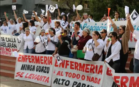 Enfermeras del IPS esperan resoluci�n del Consejo para la equiparaci�n salarial.
