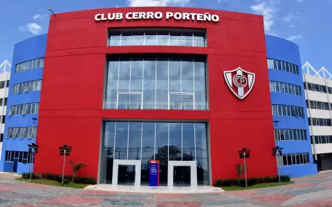 FIFA sanciona a Cerro Porte�o con inhibici�n para contratar por tres mercados de pases
