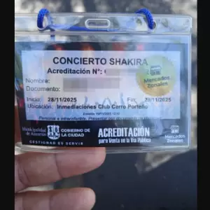 Ambulantes denuncian vallado que los deja fuera del concierto de Shakira