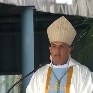 Obispo lanza fuerte cr�tica social en la primera homil�a del Novenario de Caacup�