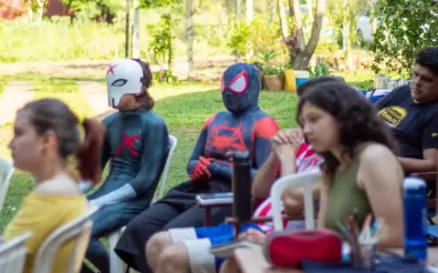 Encuentro del "Fan C�mics en Aregu�".