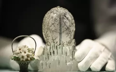 "El huevo de invierno" de Faberg�, encargado por el ex emperador ruso Nicol�s II como regalo de Pascua para su madre en 1913.