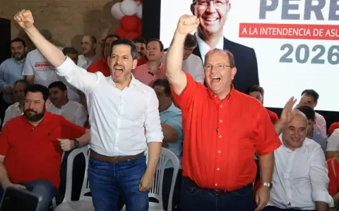 Camilo P�rez y Ra�l Latorre.
