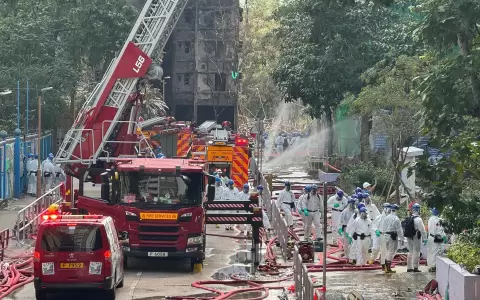 Hong Kong inicia tres d�as de duelo tras incendio que dej� al menos 128 muertos.