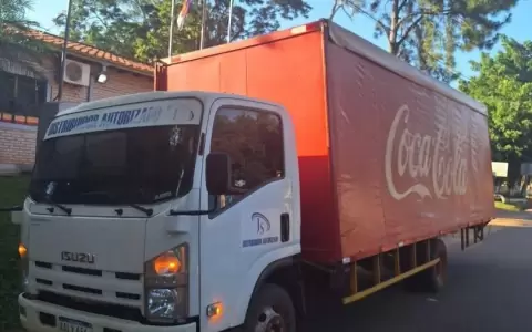 El cami�n distribuidor recibi� un impacto de bala.