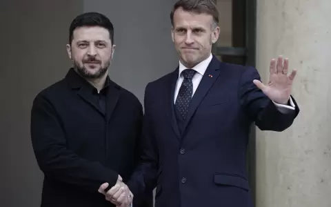 Volodimir Zelenski y Emmanuel Macron.