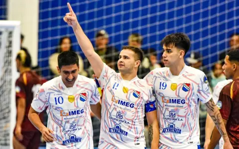 Paraguay no afloja y ya est� en cuartos del Sudamericano