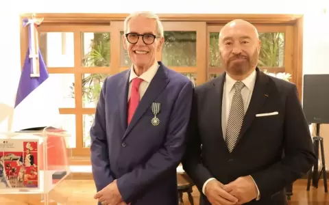 Jos� Daniel Nasta y Pierre-Christian Soccoja, embajador de Francia.