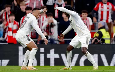 El Real Madrid profana la Catedral de la mano de Mbapp�