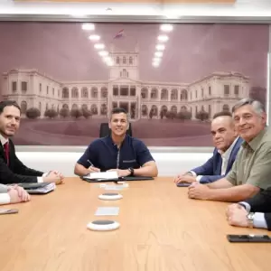 Poder Ejecutivo presenta proyecto de ley para regular el uso de celulares en instituciones educativas