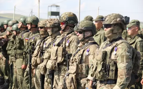 Militares rusos.