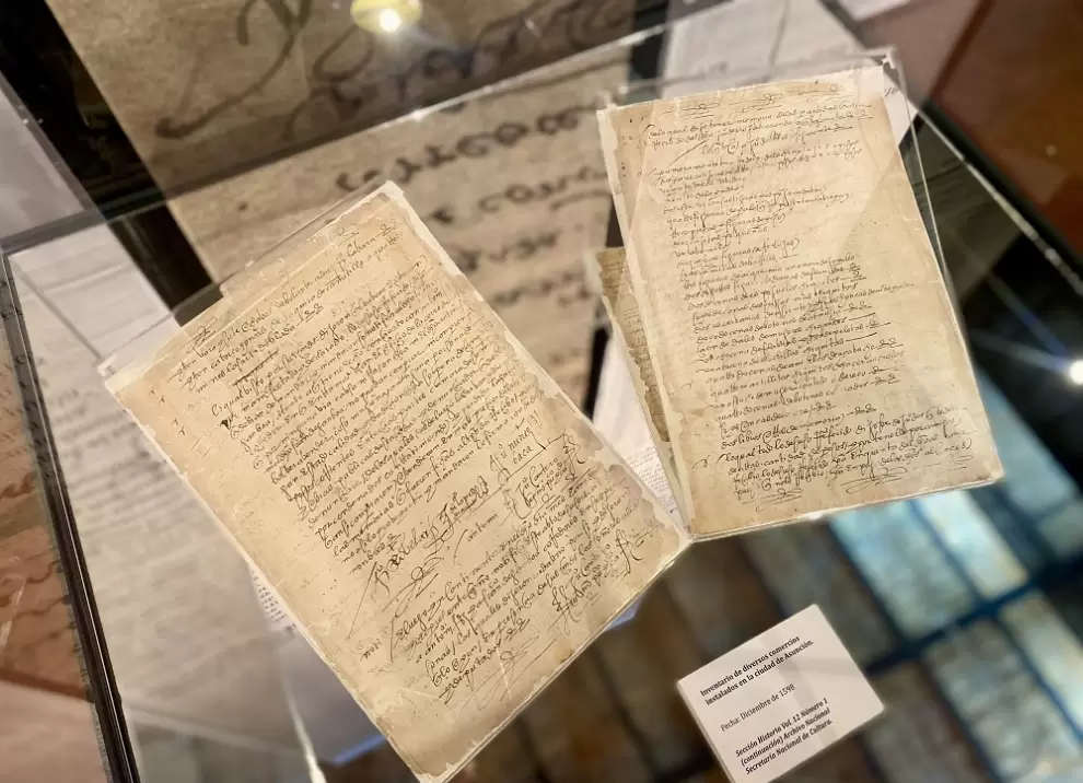 Documentos exhibidos en la muestra.