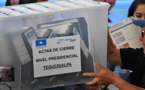 Caja con material electoral de las recientes presidenciales hondure�as.